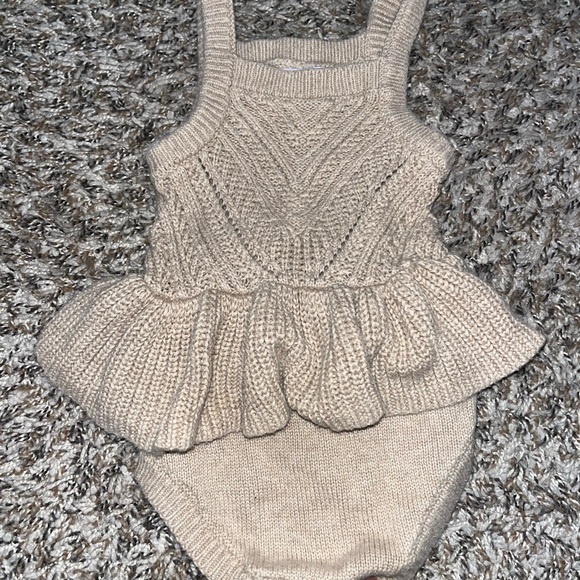 Old Navy Other - Old Navy Knit Baby Romper in Tan